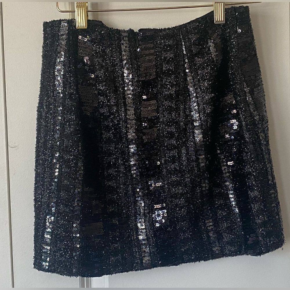 Express sequin mini skirt. - Picture 3 of 6